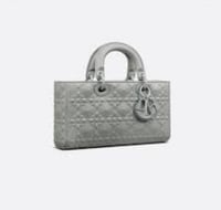 حقيبة ديور ماستر + سكارف هديه بدون ملحقاات