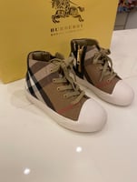 بوت بربري أبيض