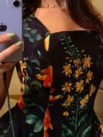 فستان نسائي مشجر مطرز