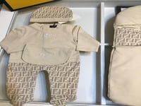 طقم مواليد فندي