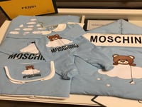 طقم موسكينو مواليد