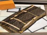 سكارف لويس فتون