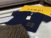 طقم فندي شورت+تيشيرت كحلي