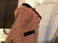 جاكيت قوتشي