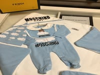 طقم موسكينو مواليد