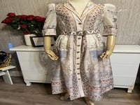 فستان نسائي