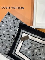 سكارف لويس فيتون بدون ملحقات