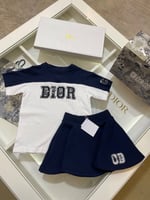 طقم ديور تيشرت+تنورة