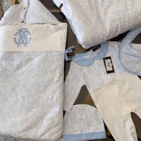 طقم مواليد روبرتو كفالي ازرق بدون ملحقات