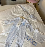 طقم مواليد قوتشي ازرق