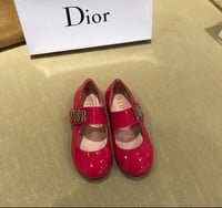 شوز ديور احمر