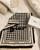 سكارف ديور شتوي ( بدون كيس )