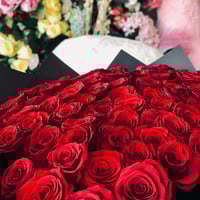باقة 100 وردة ملكية