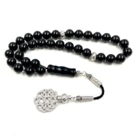 سبحة عقيق اسود مع طربزونة معدنية