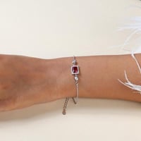 اسواره فضه بحجر الزركون الاحمر