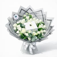 باقة ورد مع شوكلاتة باتشي