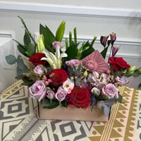 تنسيق الهدية بالورد