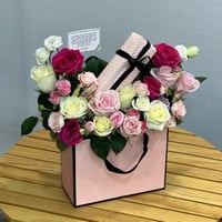 تنسيق كيس هدايا وسط