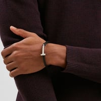 اسوارة جلدية اسود من تومي هيلفيغر