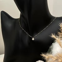 عقد ذهب عيار 18