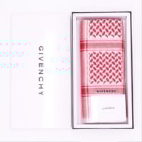 شماغ جيفنشي كلاسيك