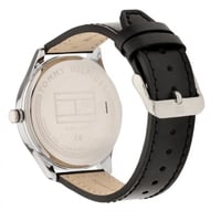 ساعة تومي هيلفيغر