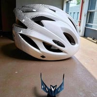 خوذة أنيقة تجمع بين الأمان والشكل العصري