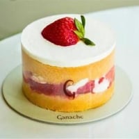 كيكة جاناش فراولة - Strawberry Ganache Cake