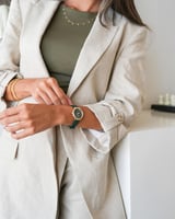 ساعة سحاب النسائية بلون أخضر