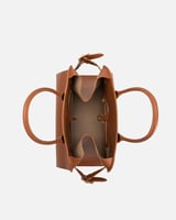 شنطة نسائية أنيقة باللون البني