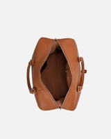 شنطة من الجلد الفاخر بلون أسود