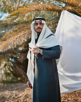 ساعة سراج الرجالية من الجلد بلون أسود