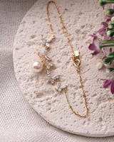 اسوارة نسائية بتصميم جذاب بلون ذهبي