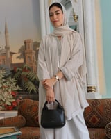 شنطة نسائية كلاسيك بلون أسود