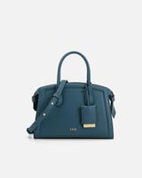 شنطة نسائية من الجلد بلون أزرق