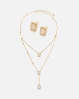 طقم نسائي متفرد باللون الذهبي