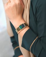 ساعة البيلسان باللون الذهبي