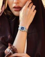 ساعة خُلود النسائية بلون ذهبي وفضي