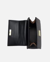 شنطه نسائيه بتصميم عصري بلون أسود