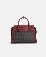 شنطة نسائيه أنيقه باللون العودي