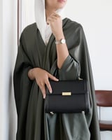 شنطة نسائية أنيقة باللون الأسود