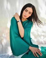 ساعة ماريا من الجلد بلون أسود