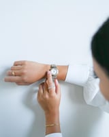 ساعة سوسن النسائية ستيل بلون ذهبي وفضي