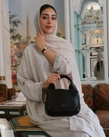 شنطة نسائية كلاسيك بلون أسود