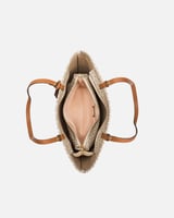 شنطه نسائيه كلاسيك باللون البيج