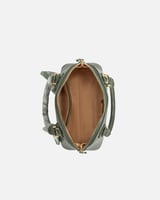 شنطه نسائيه مميزه باللون الأخضر