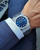 ساعة الفيصل الرجاليه باللون الفضي