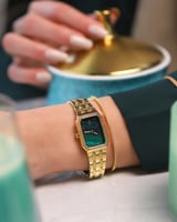 ساعة البيلسان باللون الذهبي