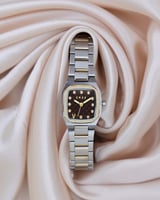 ساعة خُلود النسائية بلون ذهبي وفضي