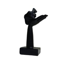 مجسم تعبير الحب